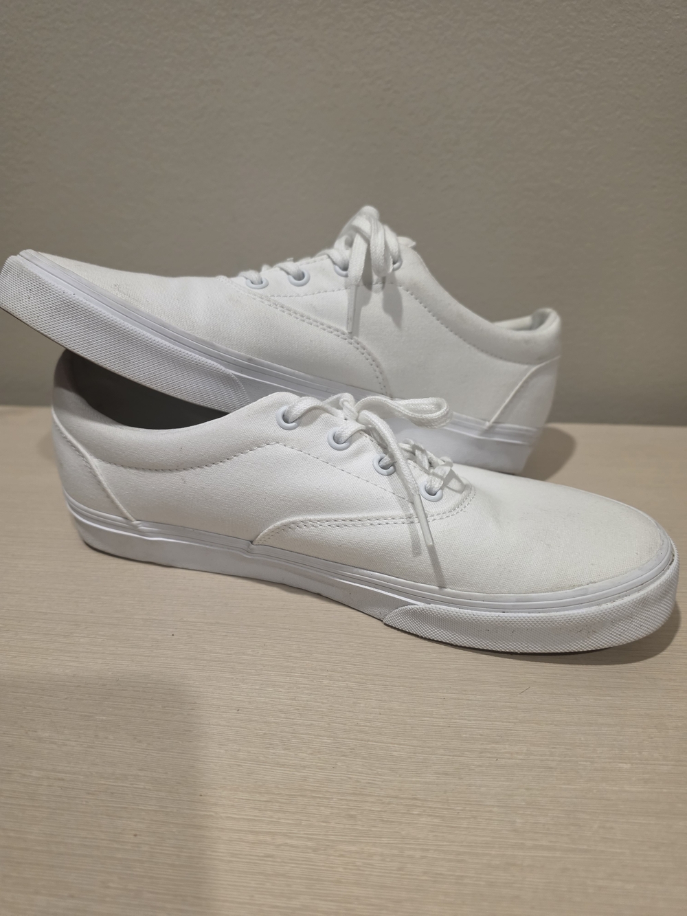 Vans Era Canvas Low Top Sneakers All White Women’s Size 11 / Men’s 9.5